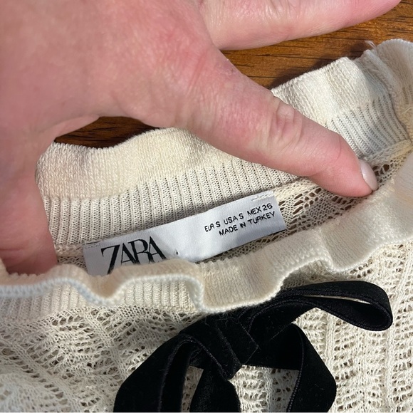 Zara Cream knit sweater black bow size small - Picture 2 of 6